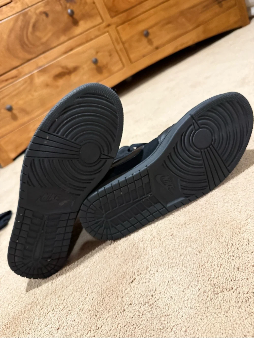 Jordan 1s. High top. Excellent condition.